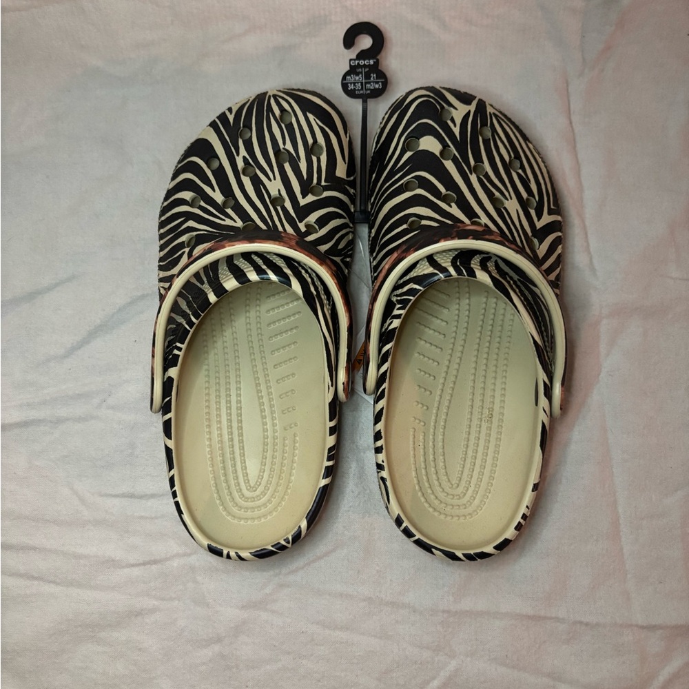 NWT CROCS Unisex Classic Animal Remix